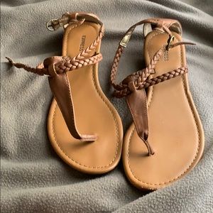 Sandals w small wedge